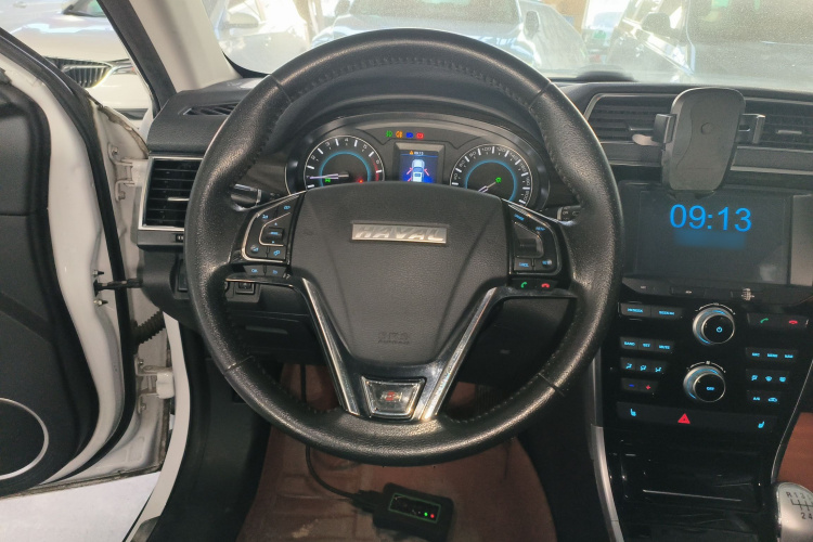 哈弗H2 2016款 红标 1.5T 手动两驱精英型中控内饰13