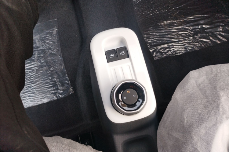 吉利银河 2025款 210km 熊猫卡丁局部细节18