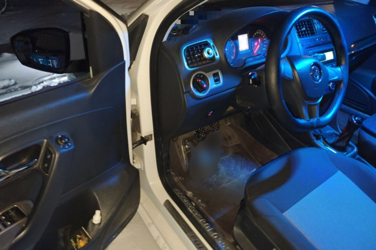 大众 Polo 2014款 1.4L 手动风尚版中控内饰20