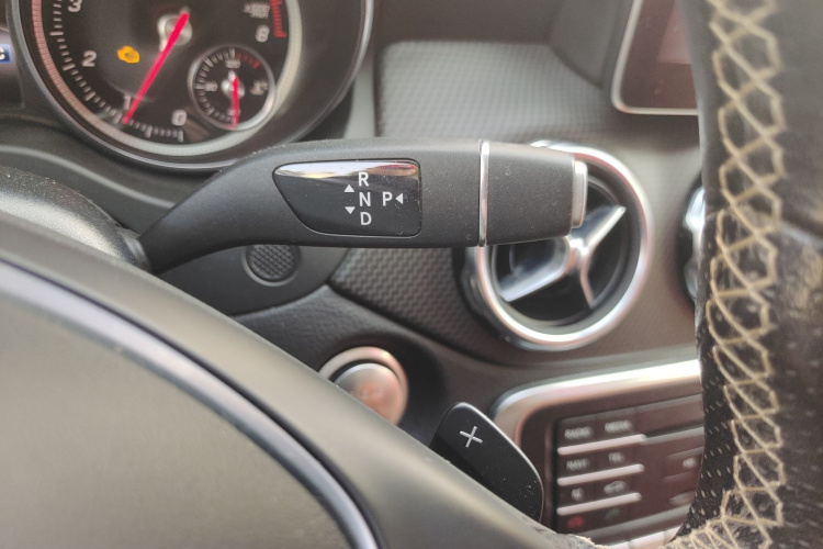 奔驰GLA 2017款 GLA 220 4MATIC 时尚型局部细节18