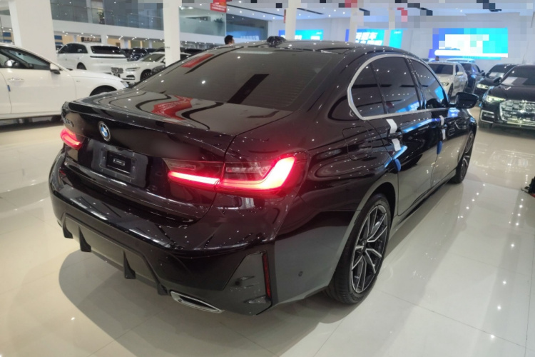 宝马3系 2024款 325Li M运动套装车身外观7