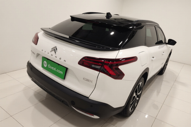 雪铁龙 凡尔赛C5 X 2022款 1.6T 享不凡 虎年开门红版车身外观7