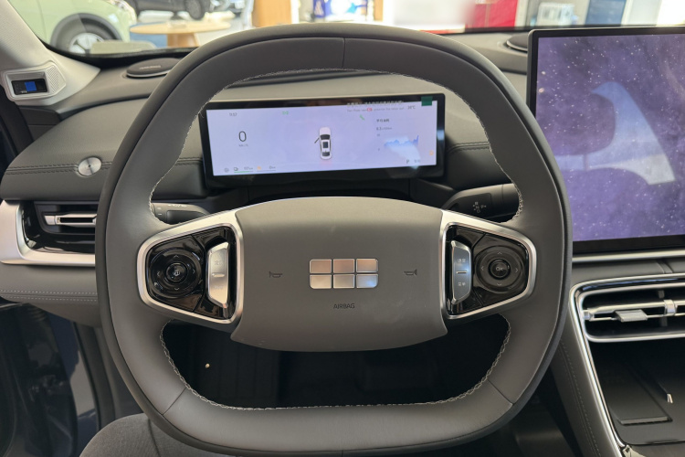 吉利银河 银河A7 2025款 EM-i 150km 探索+版中控内饰7001