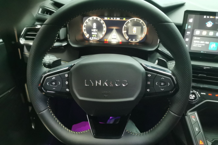 领克06 2023款 Remix 1.5T Hero中控内饰13