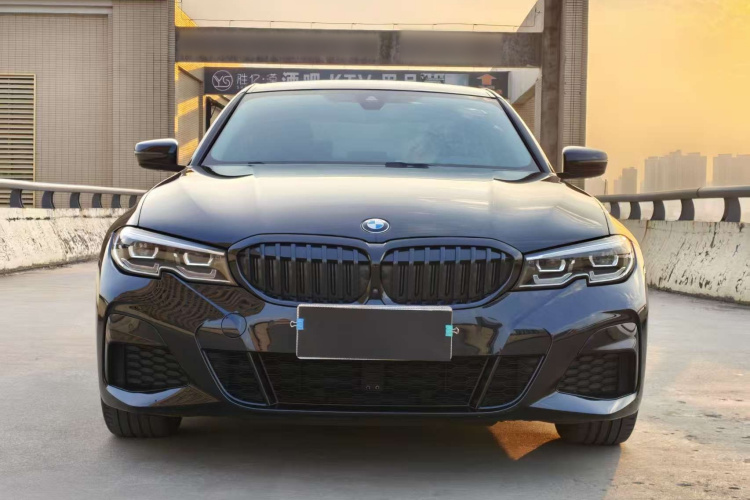 宝马3系 2022款 改款 325Li M运动曜夜套装车身外观6001