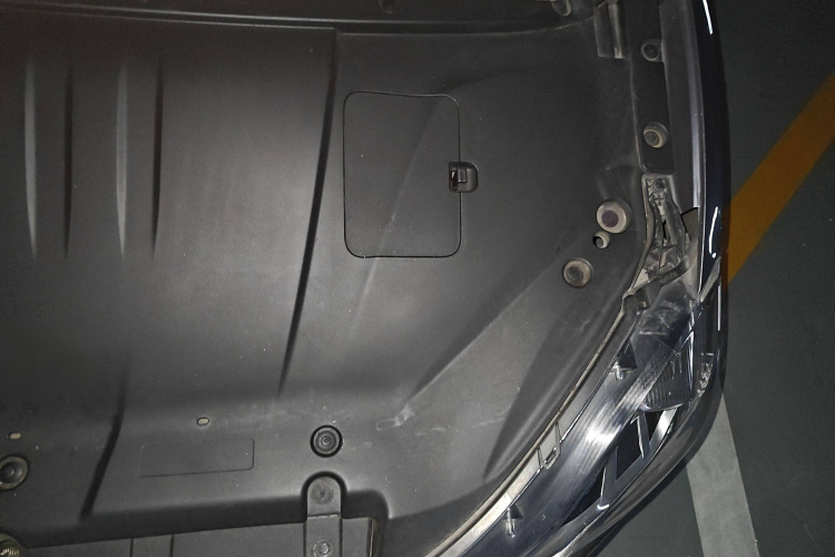 哪吒汽车 哪吒V 2022款 潮 400 Lite局部细节9006