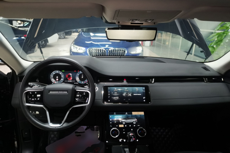 路虎 揽胜极光 2023款 极光L 249PS 科林斯古铜特别版中控内饰12