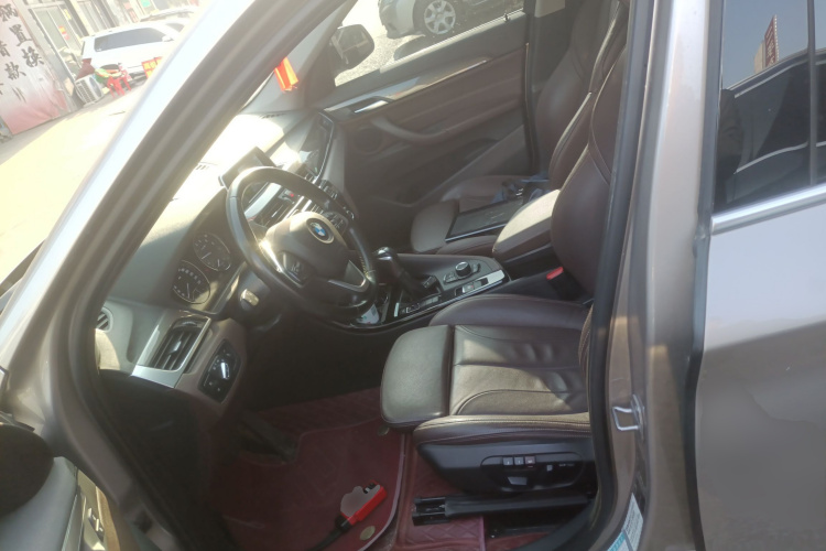 宝马X1 2019款 sDrive18Li 尊享型中控内饰20