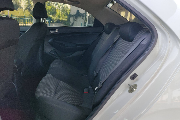 现代 瑞纳 2020款 1.4L 手动GL焕新版中控内饰7004