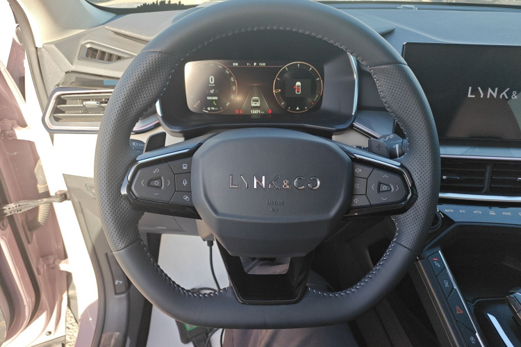 领克06 2023款 Remix 1.5T Shero中控内饰13