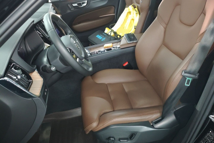 沃尔沃XC60新能源 2023款 T8 插电混动 长续航四驱智远豪华版局部细节19