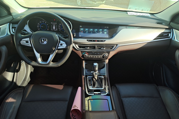 长安 逸动 2019款 高能版 1.6L GDI 自动争锋型 国VI中控内饰7002
