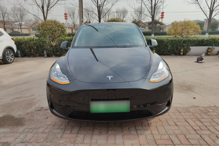 特斯拉 Model Y 2023款 后轮驱动版车身外观2