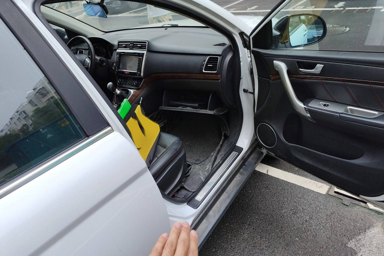 哈弗H6 2017款 红标 运动版 1.5T 手动两驱精英型局部细节9005