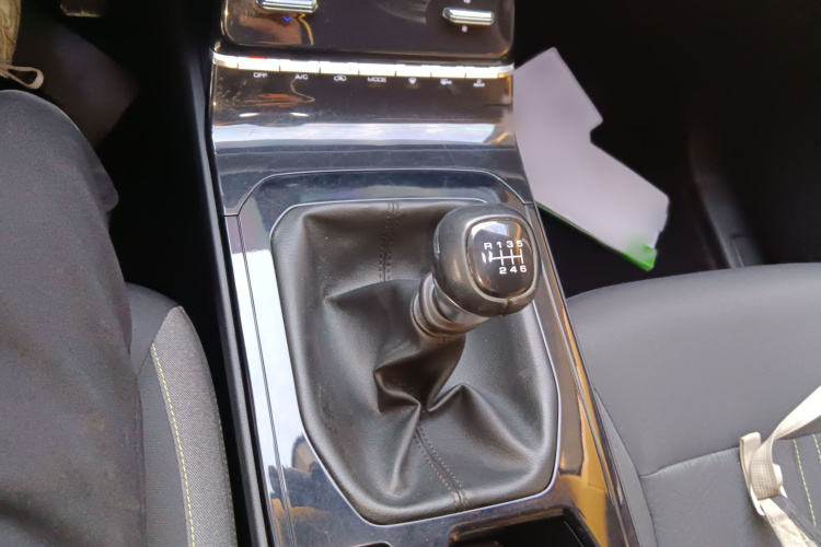 五菱汽车 五菱凯捷 2020款 1.5T 手动精英型局部细节18