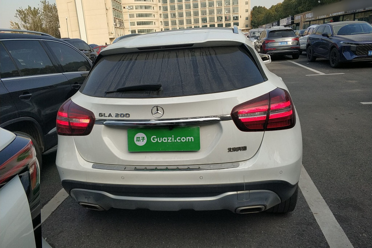 奔驰GLA 2019款 GLA 200 动感型车身外观6