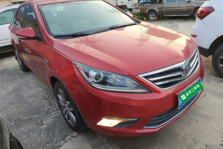 长安 逸动 2016款 1.6L 手动风尚型车身外观3