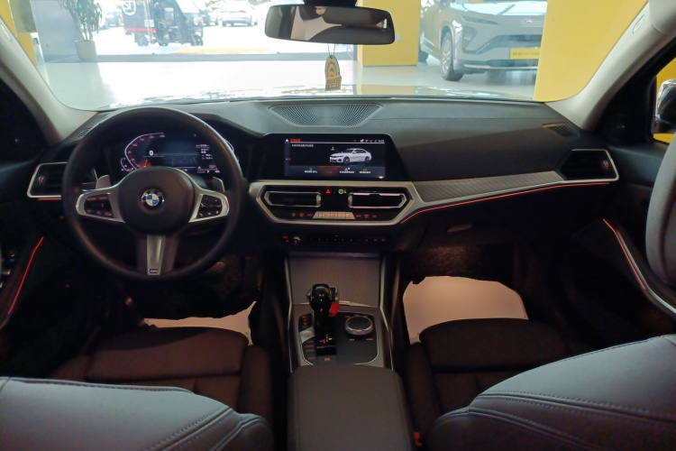 宝马3系 2020款 改款 325i M运动曜夜套装中控内饰7002