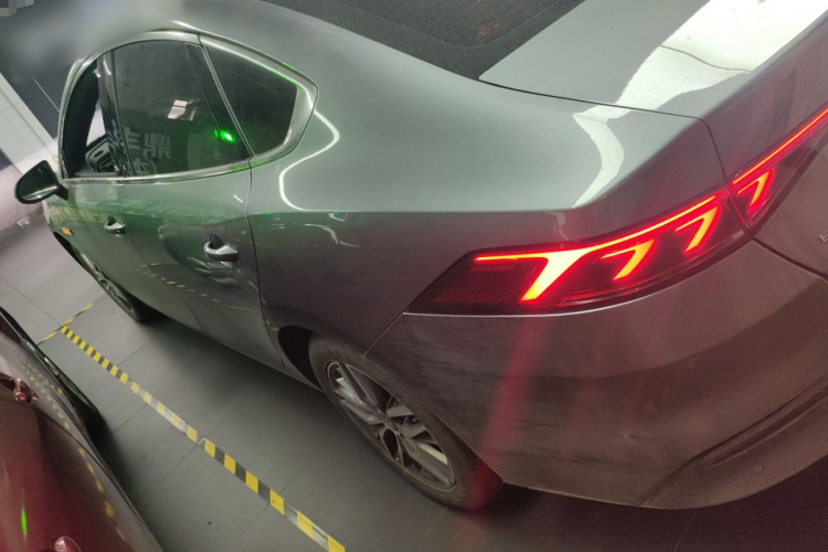 比亚迪 秦PLUS 2023款 冠军版 EV 510KM超越型车身外观6003