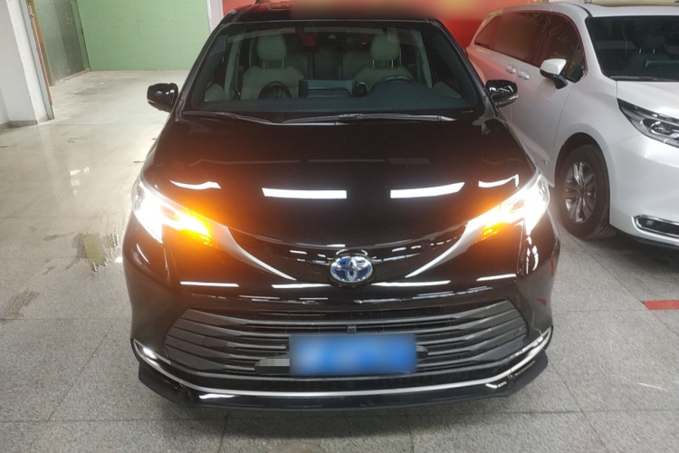 丰田 赛那SIENNA 2023款 2.5L混动 尊贵版车身外观6001