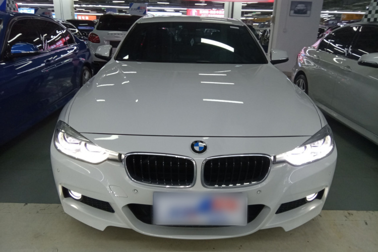 宝马3系 2019款 320i M运动套装车身外观2