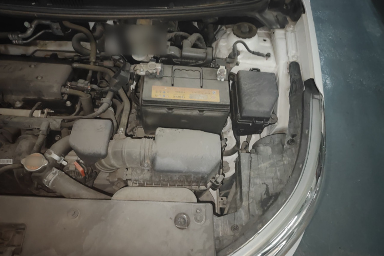 起亚K2 2015款 两厢 1.4L AT GLS炫酷版局部细节9006