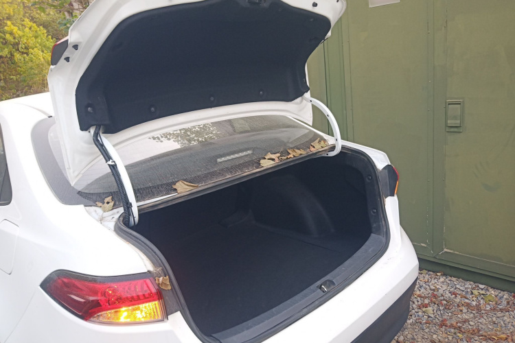 丰田 雷凌 2023款 TNGA 1.5L CVT进取版机舱底盘23