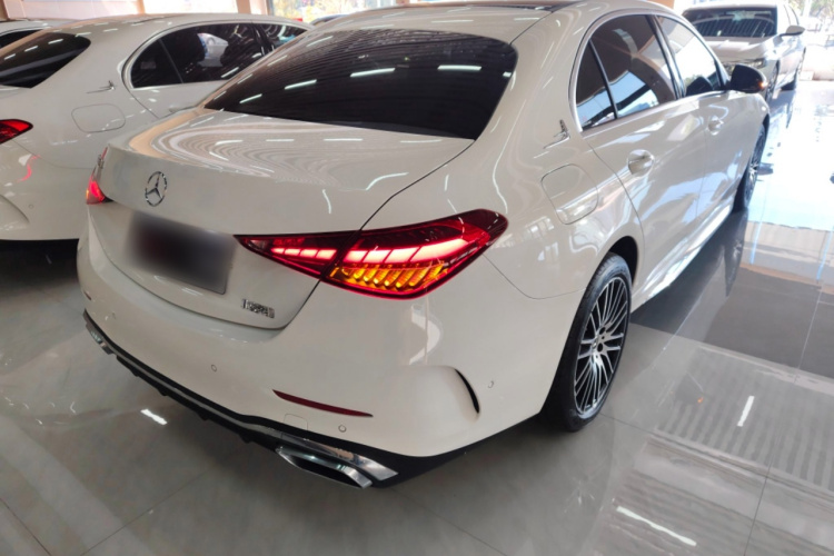 奔驰C级 2025款 C 260 L 运动版车身外观7