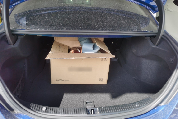 奔驰C级 2018款 C 200 运动版局部细节23