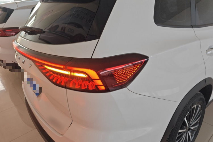 奇瑞 瑞虎8 PRO 2025款 290T 两驱豪华版车身外观9