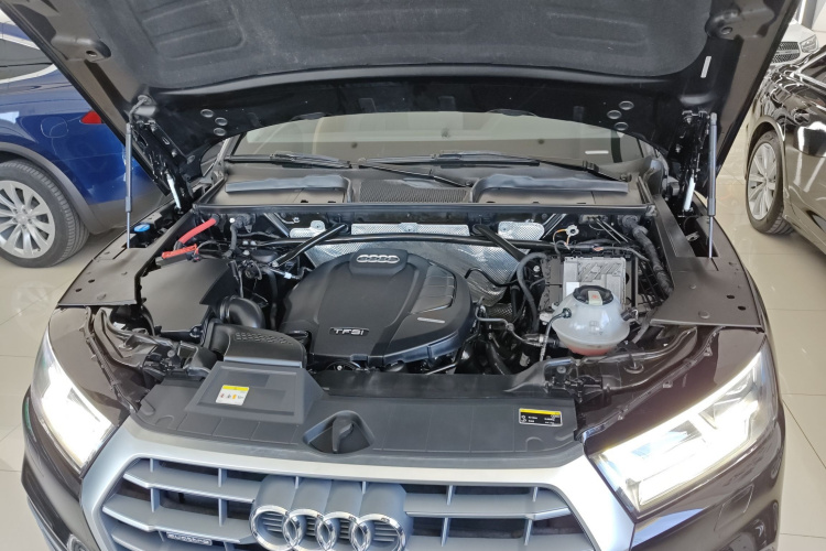 奥迪Q5L 2020款 改款 40 TFSI 荣享时尚型机舱底盘24