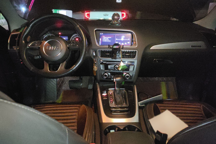 奥迪Q5 2016款 40 TFSI 技术型中控内饰7002