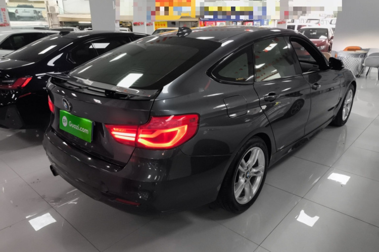 宝马3系GT 2019款 320i M运动型车身外观6005