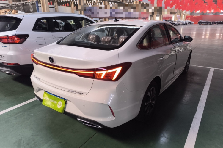 长安 逸动 2025款 PLUS 1.4T 双离合高能版车身外观6005
