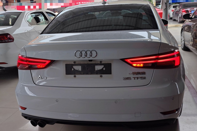 奥迪A3 2018款 30周年年型 Limousine 35 TFSI 进取型车身外观6004