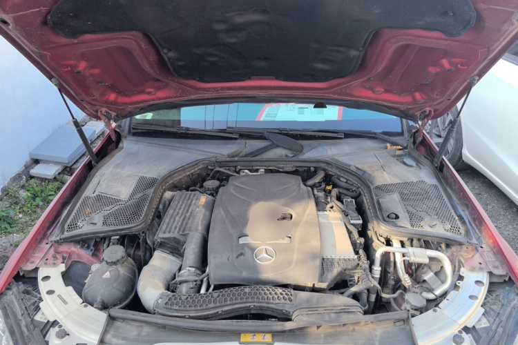 奔驰C级 2017款 C 200 L 运动版机舱底盘24