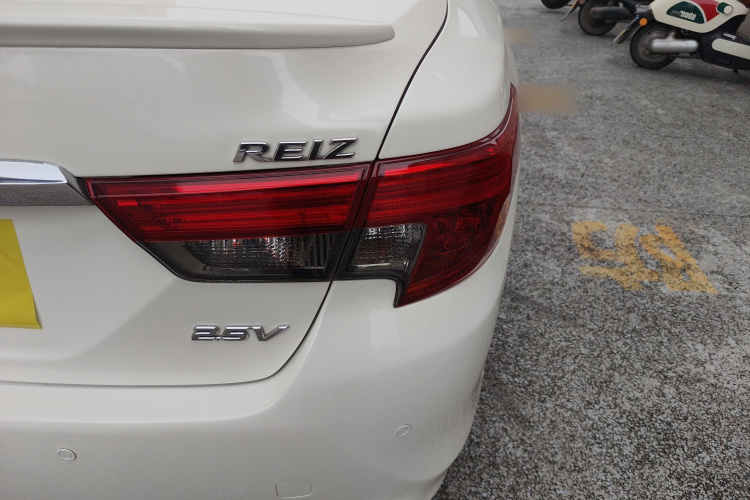 丰田 锐志 2013款 2.5V 尚锐版车身外观9