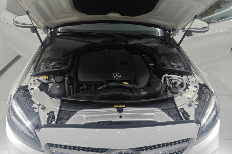 奔驰C级(进口) 2020款 C 260 轿跑车机舱底盘24