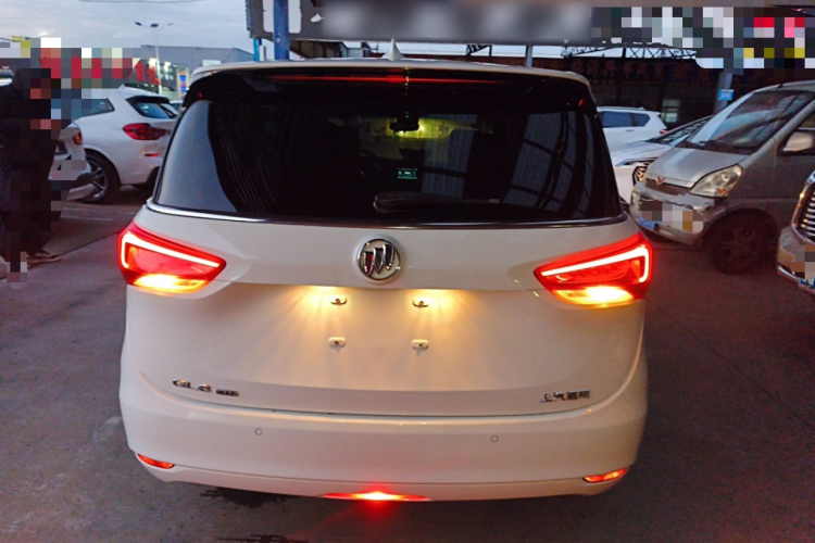 别克GL6 2019款 18T 6座互联豪华型 国VI车身外观6