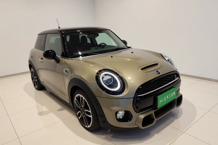 MINI 2019款 2.0T COOPER S 赛车手车身外观3