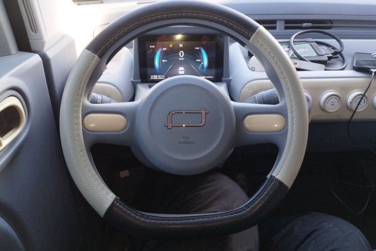 奔腾小马 2025款 222km 灵动马中控内饰13