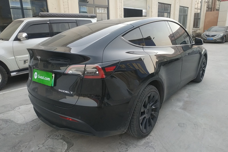 特斯拉 Model Y 2021款 长续航全轮驱动版 3D7车身外观7