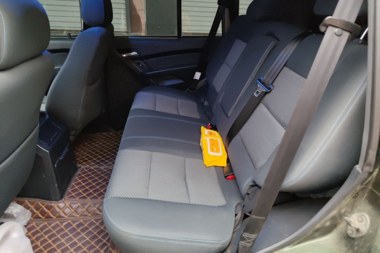 猎豹汽车 猎豹Q6 2015款 2.4L 手动两驱精英型中控内饰21