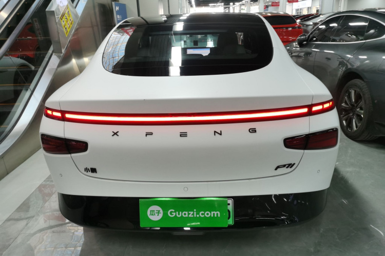 小鹏P7 2023款 P7i 702 Pro车身外观6