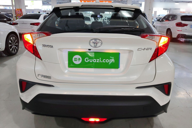 丰田C-HR 2020款 2.0L 领先版车身外观6