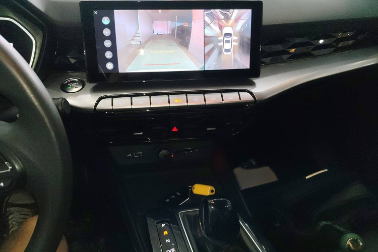 名爵 MG5 2022款 180DVVT CVT青春豪华版局部细节16