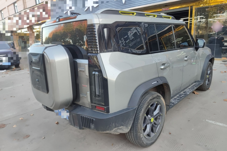 捷途旅行者 2023款 2.0T 四驱穿越PRO车身外观7