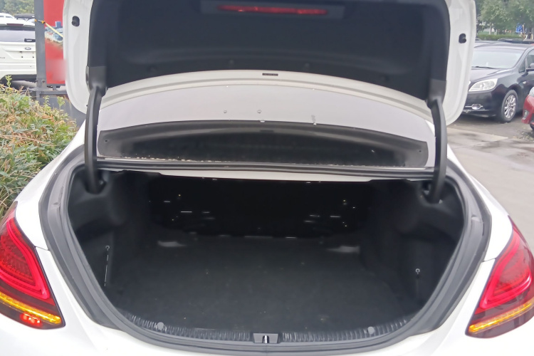 奔驰C级 2020款 改款 C 260 L 运动版机舱底盘23