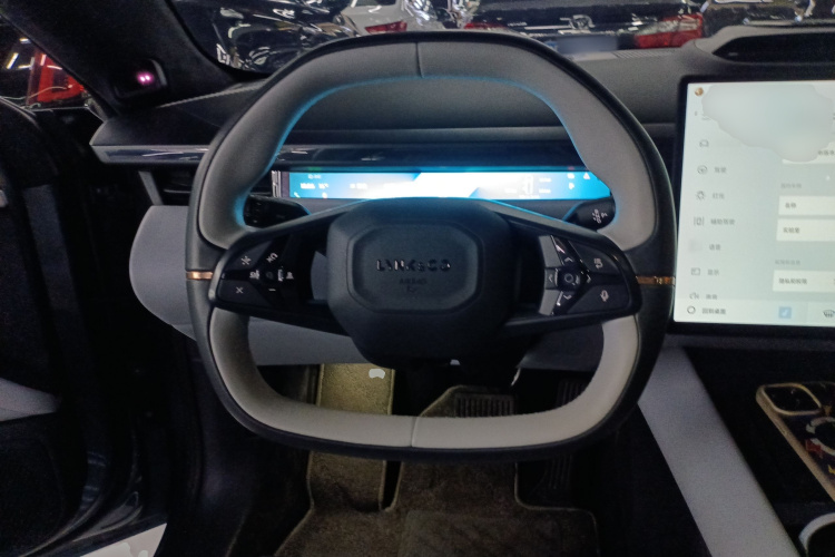 领克Z10 2024款 95kWh 702km四驱智驾Ultra中控内饰13