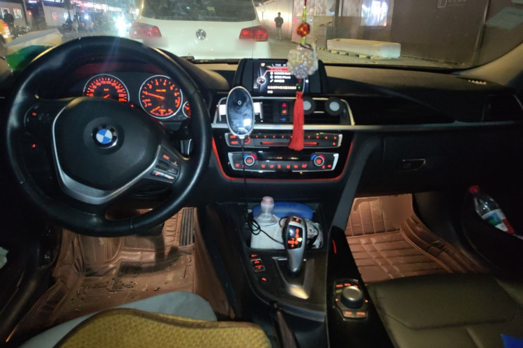 宝马3系 2017款 320Li 时尚型中控内饰12